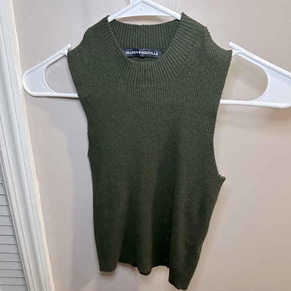 Brandy Melville Green Sleeveless Sweater - Picture 1 of 3